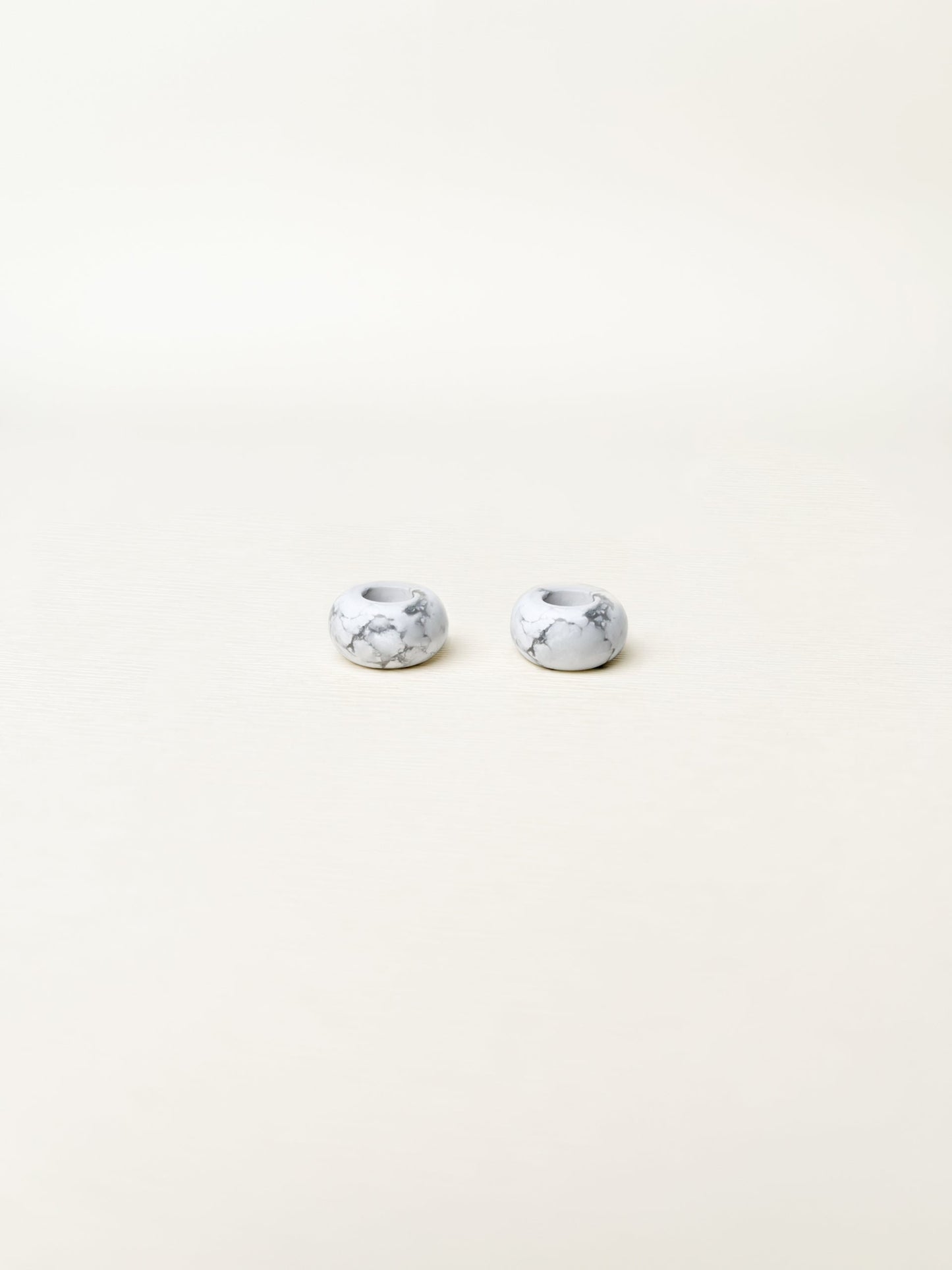 - NATURAL HOWLITE -